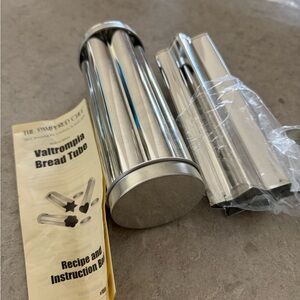 The Pampered Chef Silver Bread Tube Set